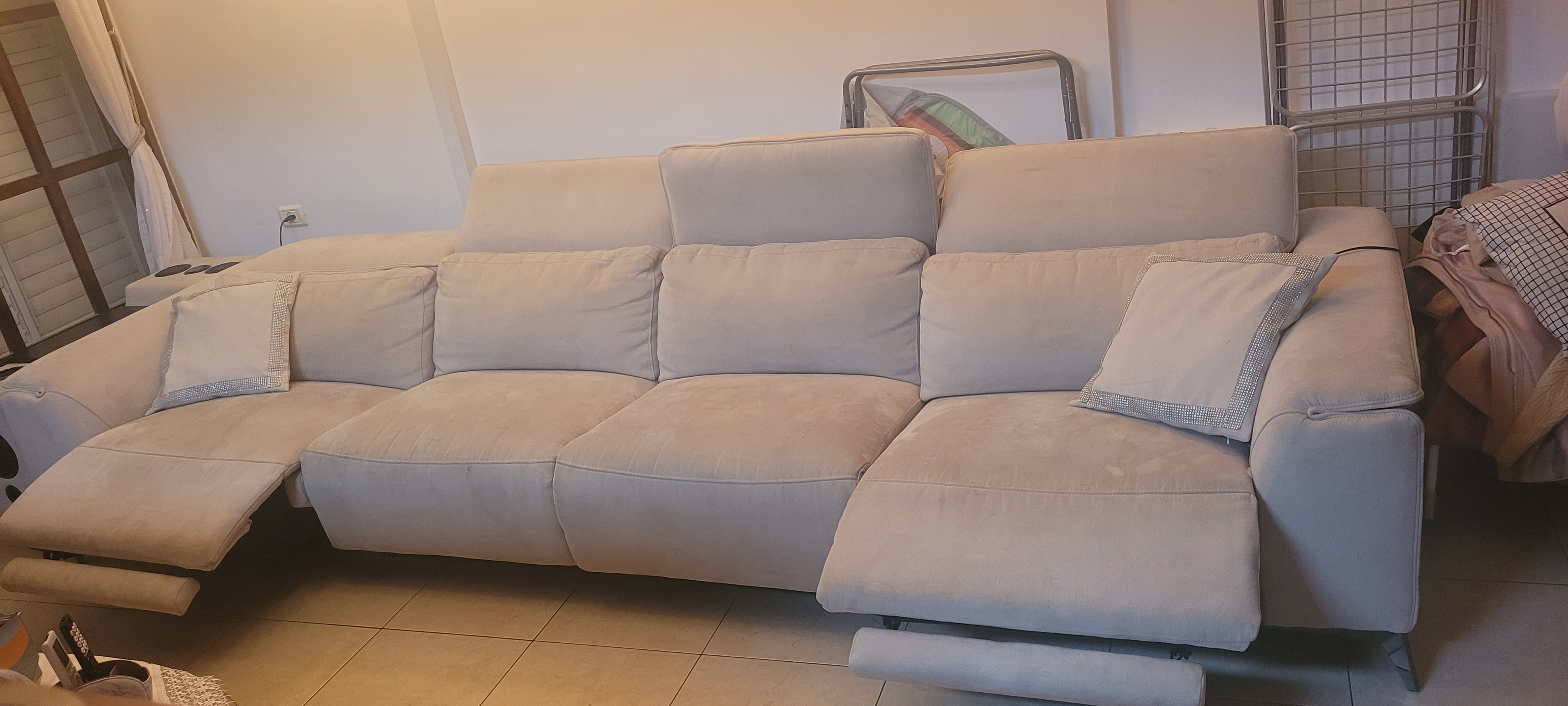 ספת סלון מיוחדת מתפרק לכורסאות ומתחברת ל