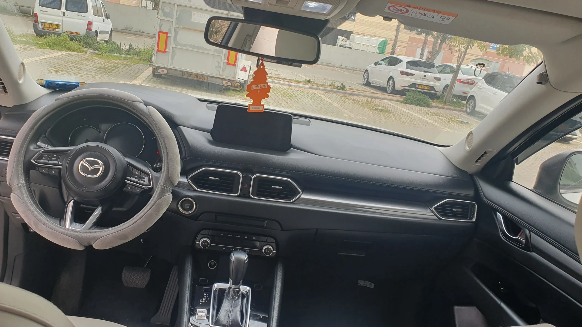 למכירה מאזדה cx5 2024 יד ראשונה 00 נהג מבוגר יחיד עשה רק 12000 נסיעות כמעט רק בע