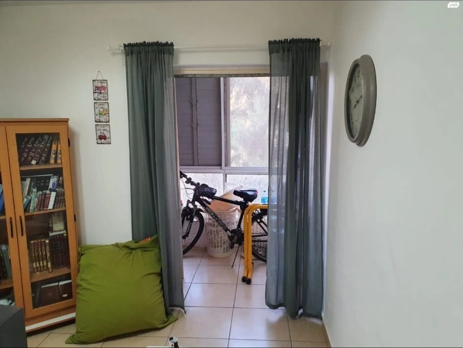 דירת 3 חדרים להשכרה בקרית אתא
יוספטל 24, קומה 2
דירה שמורה ומטופחת, כוללת 2 מז