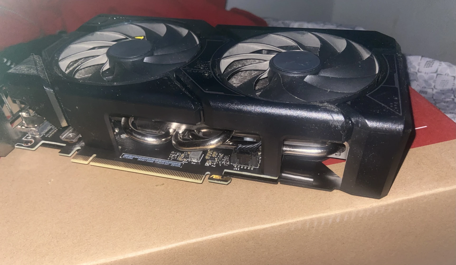 כרטיס מסך NVIDIA גיימינג מדגם 4060RTX עם נפח 8GB, מתאים לשדרוג מחשב גיימינג או ע