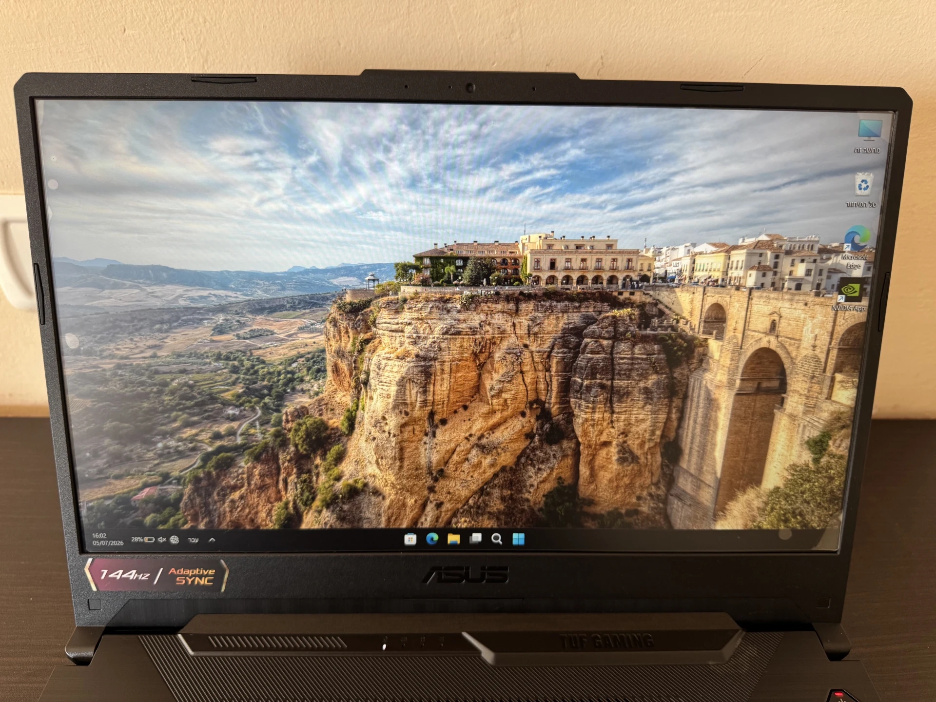 למכירה ASUS TUF Gaming במצב מצוין מחשב גיימינג חזק ומהיר המתאים למשחקים עבודה לי