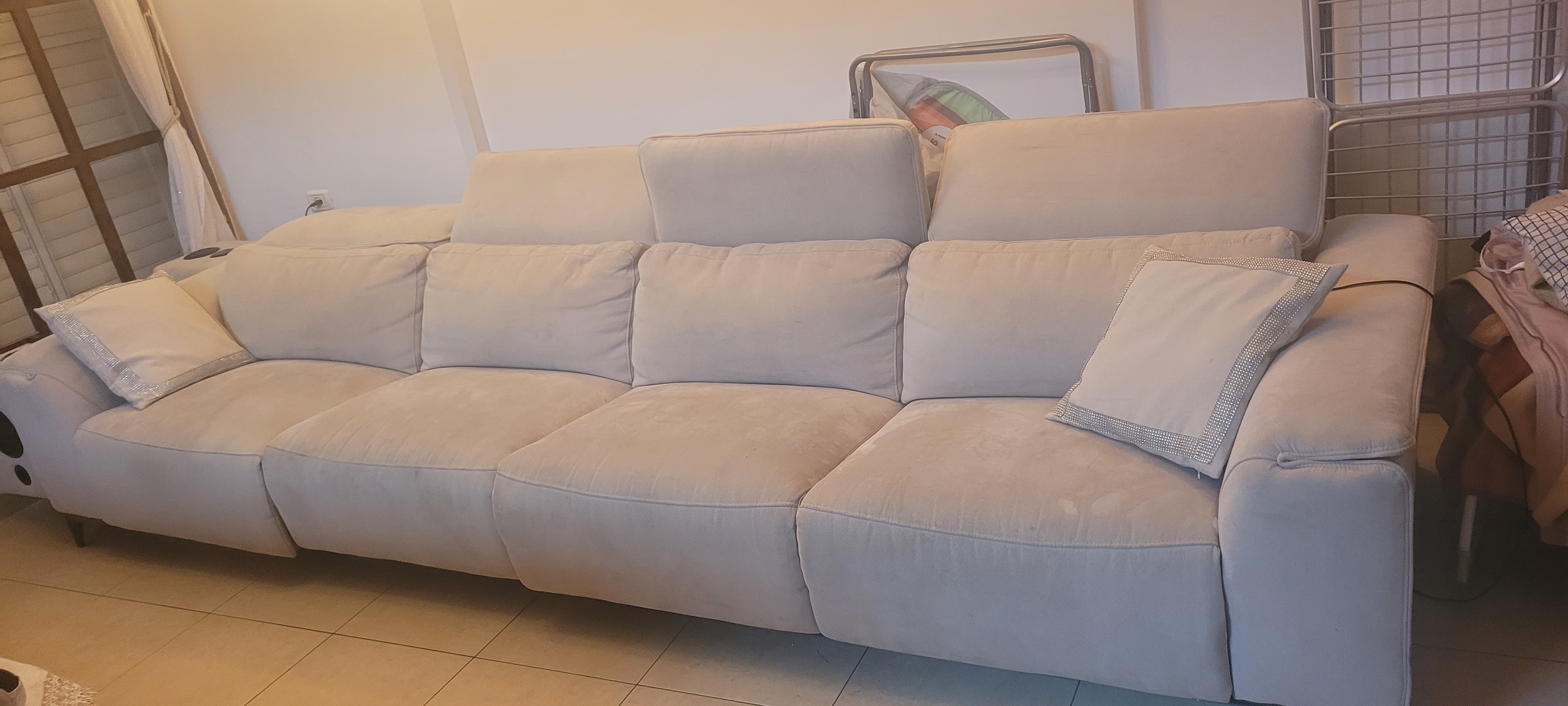 ספת סלון מיוחדת מתפרק לכורסאות ומתחברת ל