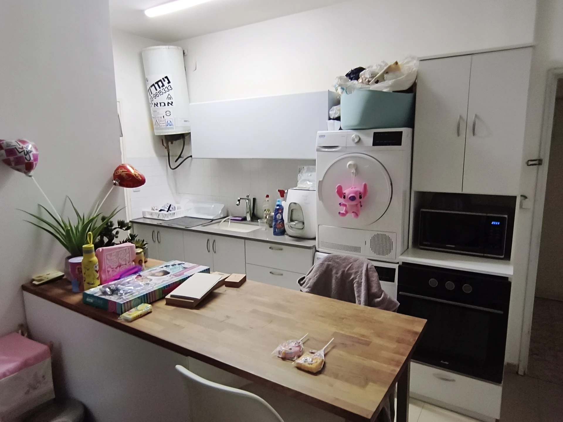 להשכרה יחידה דיור 2 חדרים יפה מושקעת בשכונת כרמים בקרבת המכללה כולל דמי ועד ארנו