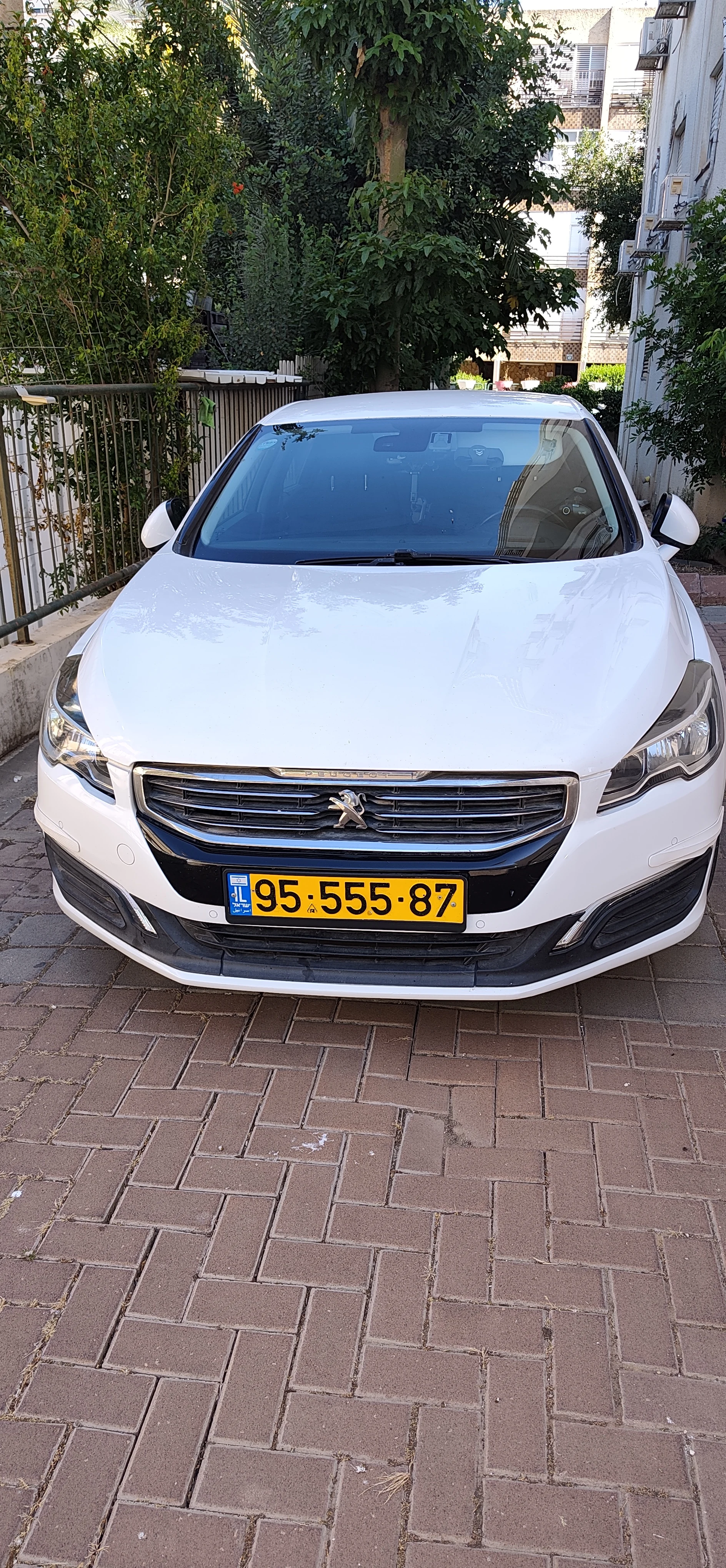 רכב מטופל במוסך מורשה
רכב מרווח מיזוג אוויר קדימה ומאחור תא מטען גדול