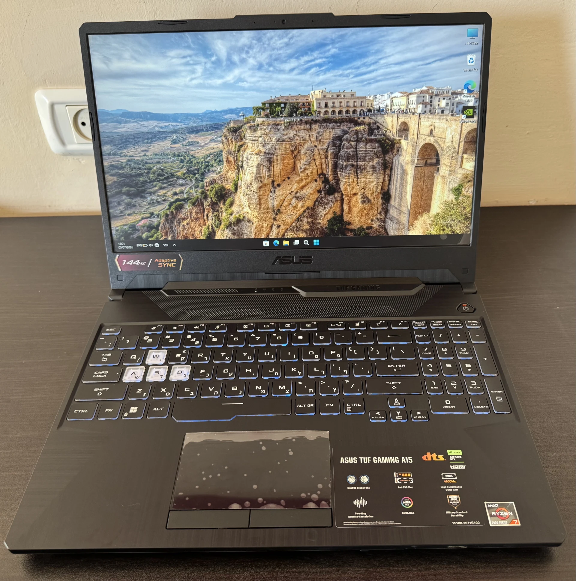 למכירה ASUS TUF Gaming במצב מצוין מחשב גיימינג חזק ומהיר המתאים למשחקים עבודה לי